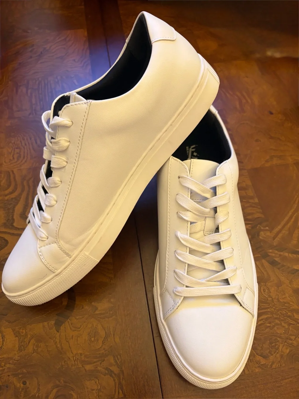 Men's Classic White Low-Top Sneakers - Minimal Leather Look
